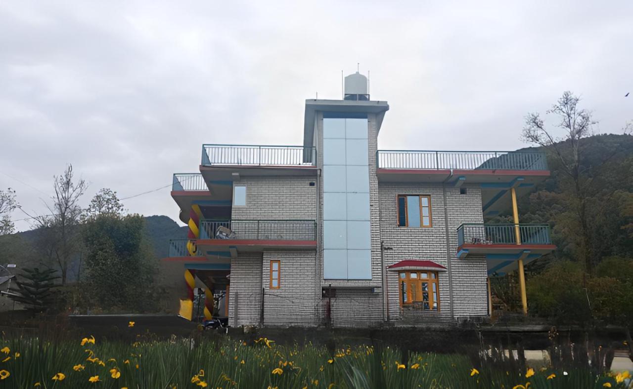 Travelodge Homestay Бір Екстер'єр фото