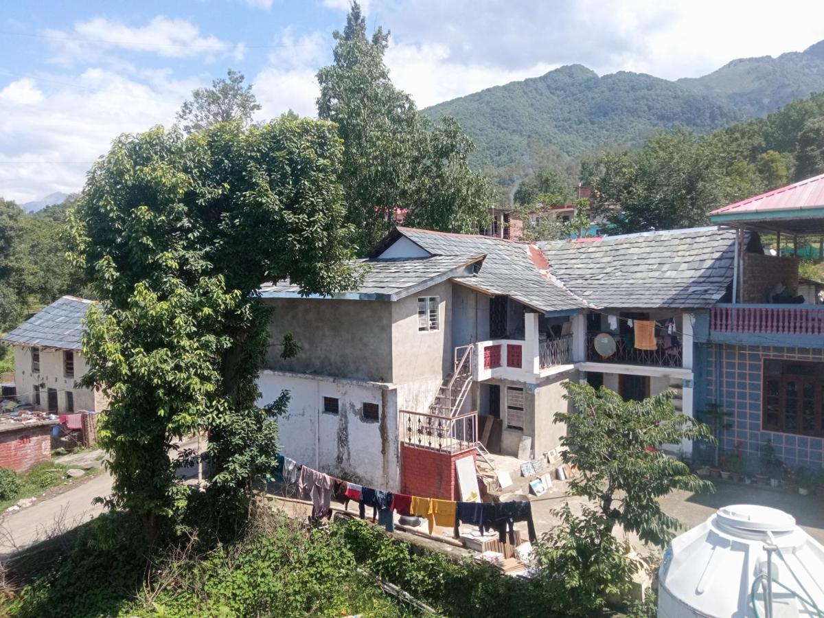Travelodge Homestay Бір Екстер'єр фото