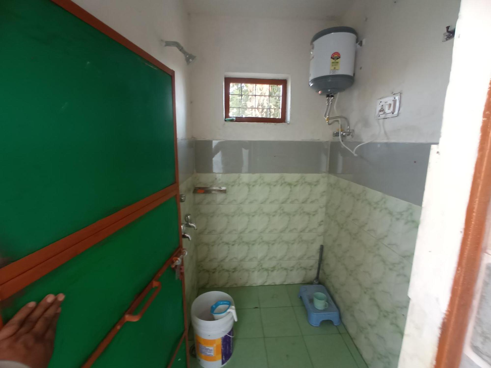 Travelodge Homestay Бір Екстер'єр фото