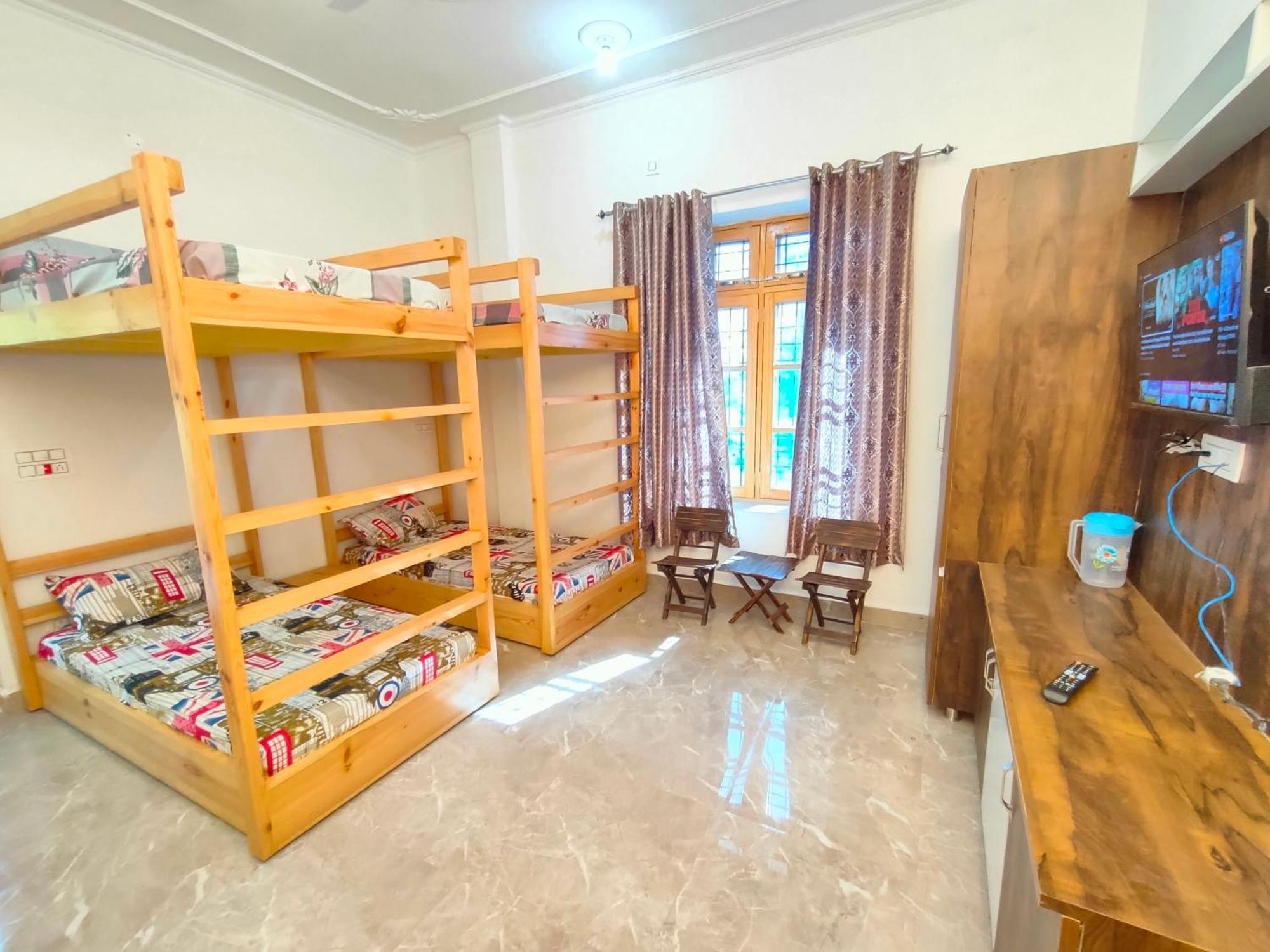 Travelodge Homestay Бір Екстер'єр фото