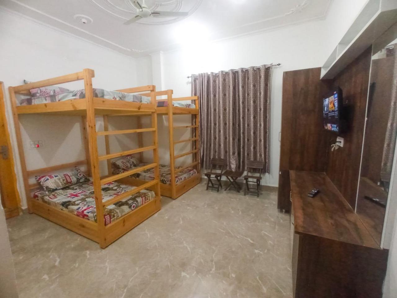 Travelodge Homestay Бір Екстер'єр фото